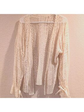 Elegant Off White Lace Women's Cardigan With Beautiful Gather Sleeves, Size S/M